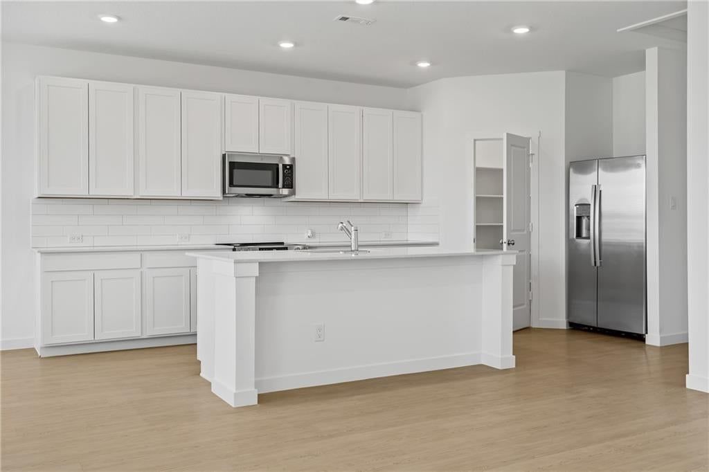 21359 Cleveland Street, Spring Hill, KS: listing photo 3