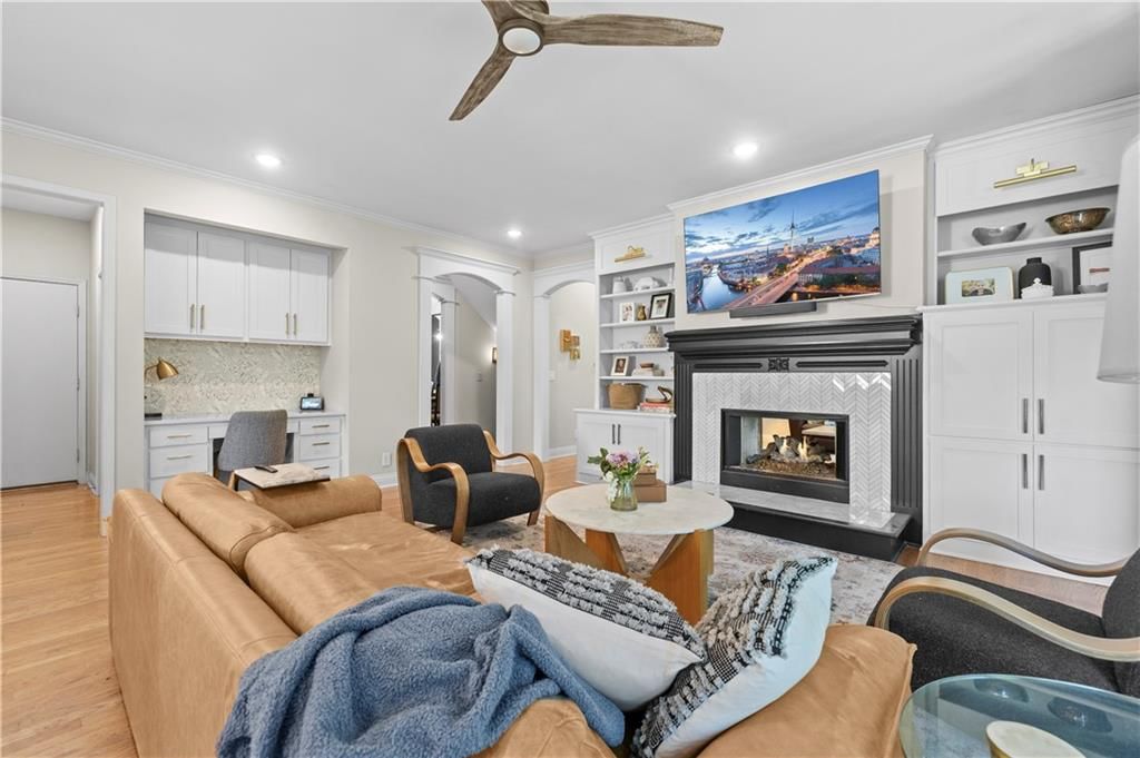 Photo 14 of 62 - 13252 Falmouth Street, Leawood, KS 66209
