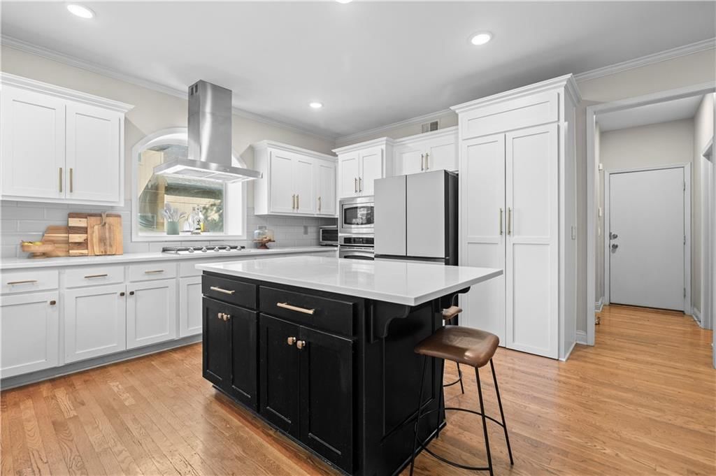 Photo 19 of 62, 13252 Falmouth Street, Leawood, KS 66209