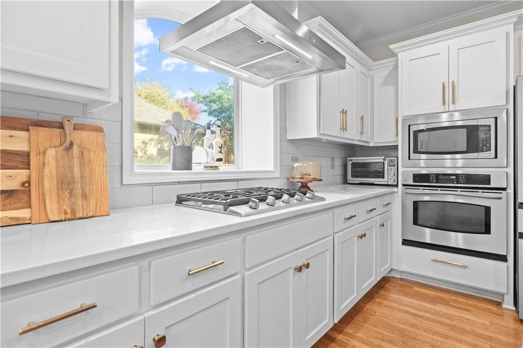 Photo 21 of 62, 13252 Falmouth Street, Leawood, KS 66209
