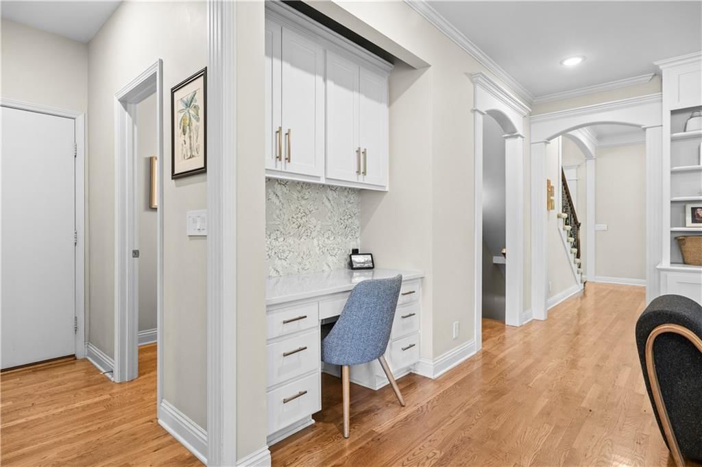 Photo 22 of 62 - 13252 Falmouth Street, Leawood, KS 66209