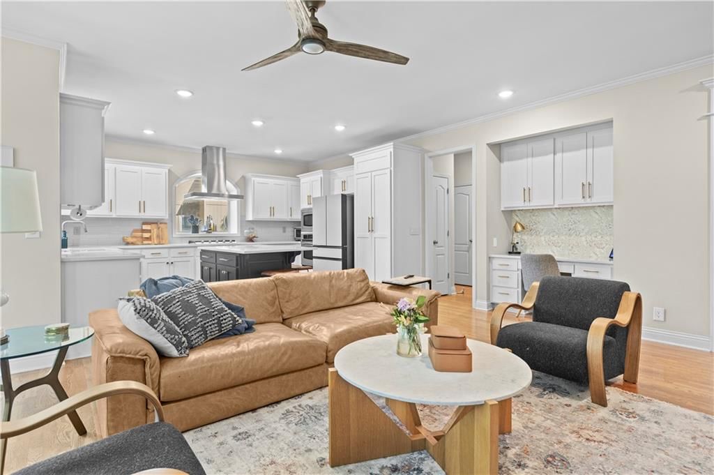Photo 16 of 62 - 13252 Falmouth Street, Leawood, KS 66209