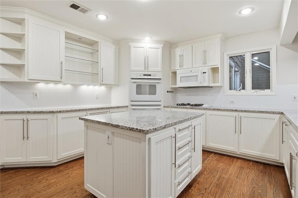 Photo 13 of 36 - 4124 Brookridge Drive, Fairway, KS 66205