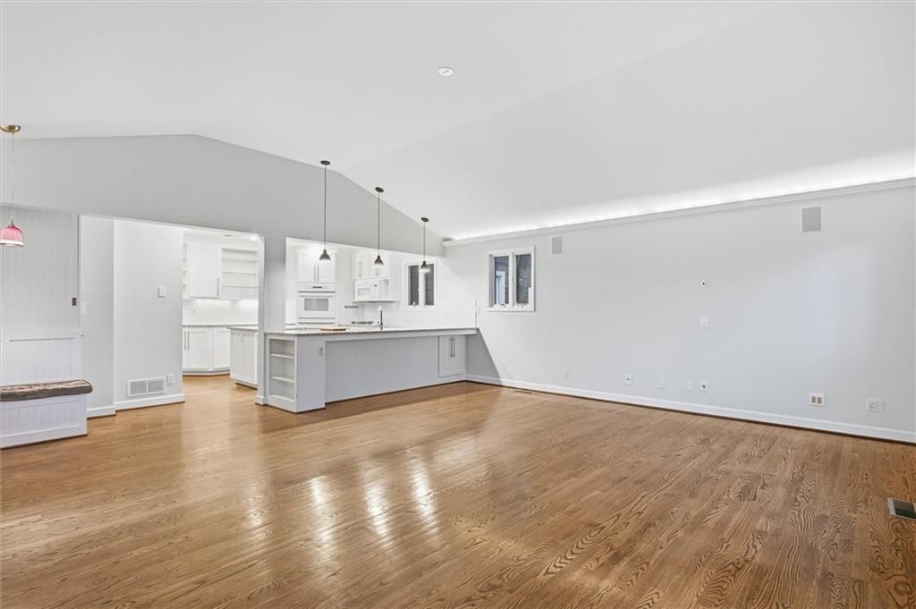Photo 17 of 36 - 4124 Brookridge Drive, Fairway, KS 66205