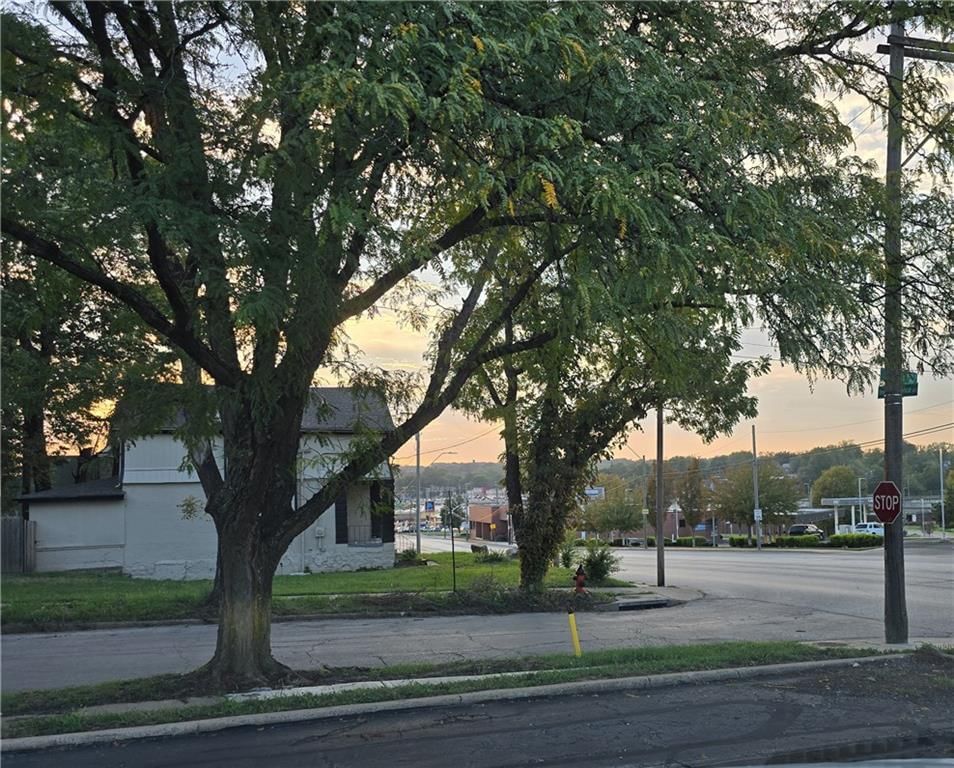 6415 Independence Avenue, Kansas City, MO: listing photo 3