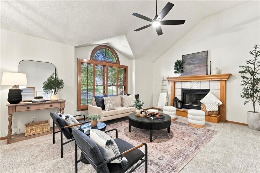 15205 Lamar Avenue, Overland Park, KS: listing photo 3