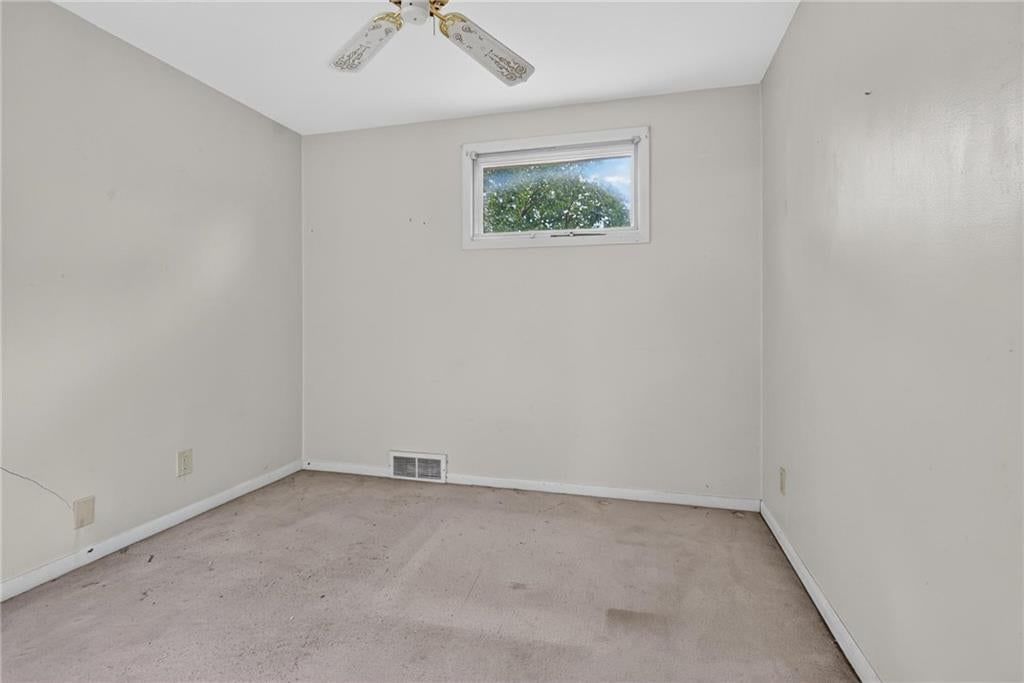 Photo 17 of 41 - 5701 W 97th Terrace, Overland Park, KS 66207