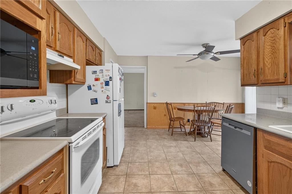 Photo 32 of 41 - 5701 W 97th Terrace, Overland Park, KS 66207