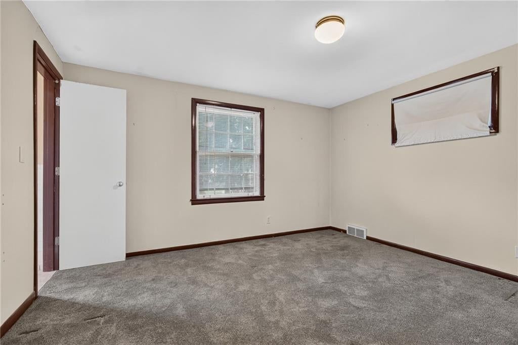 Photo 25 of 41 - 5701 W 97th Terrace, Overland Park, KS 66207