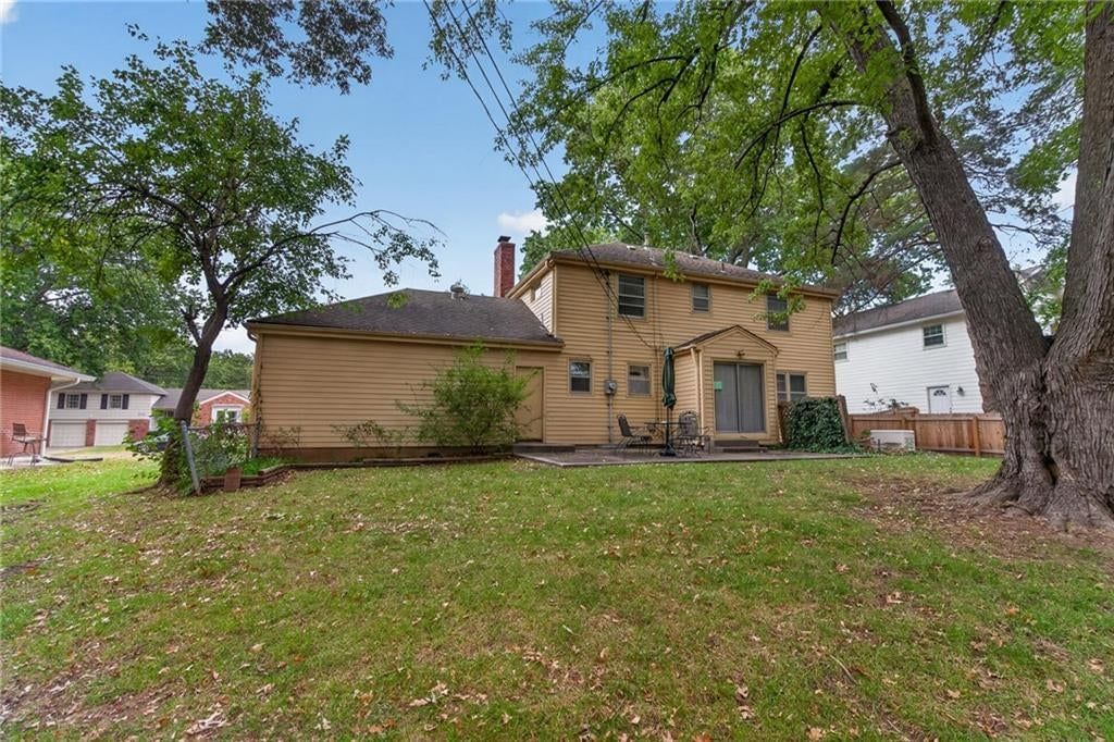 Photo 40 of 41 - 5701 W 97th Terrace, Overland Park, KS 66207