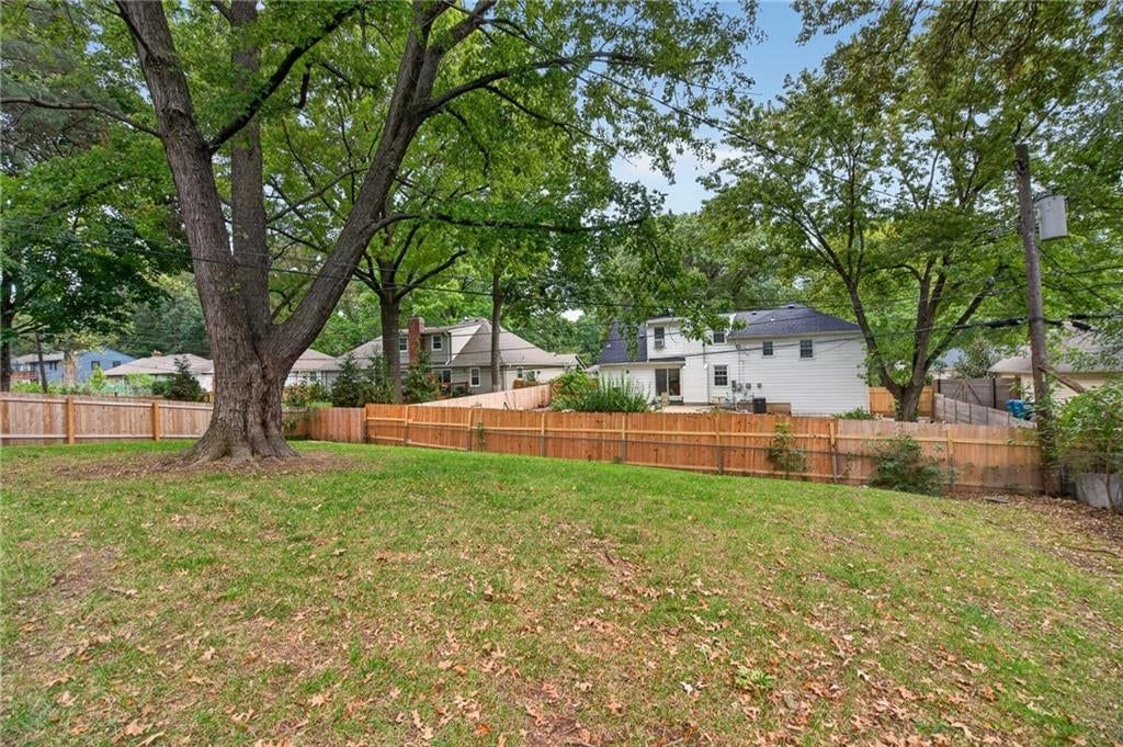 Photo 38 of 41 - 5701 W 97th Terrace, Overland Park, KS 66207