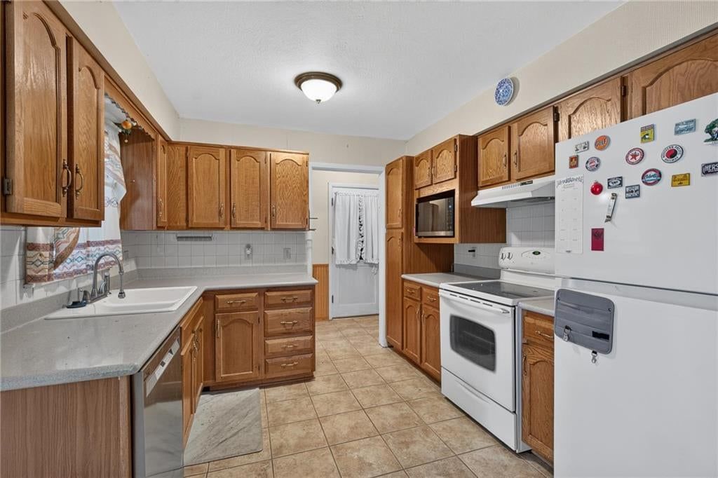 Photo 33 of 41 - 5701 W 97th Terrace, Overland Park, KS 66207