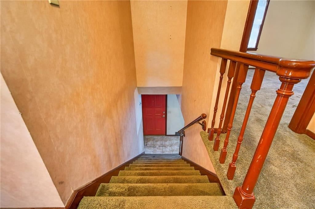 Photo 26 of 41 - 5701 W 97th Terrace, Overland Park, KS 66207