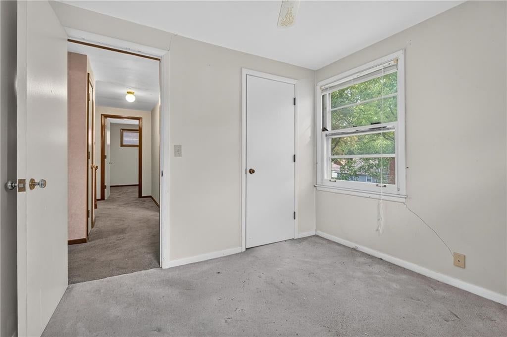 Photo 18 of 41 - 5701 W 97th Terrace, Overland Park, KS 66207