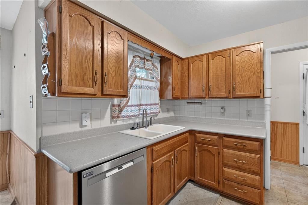 Photo 30 of 41 - 5701 W 97th Terrace, Overland Park, KS 66207