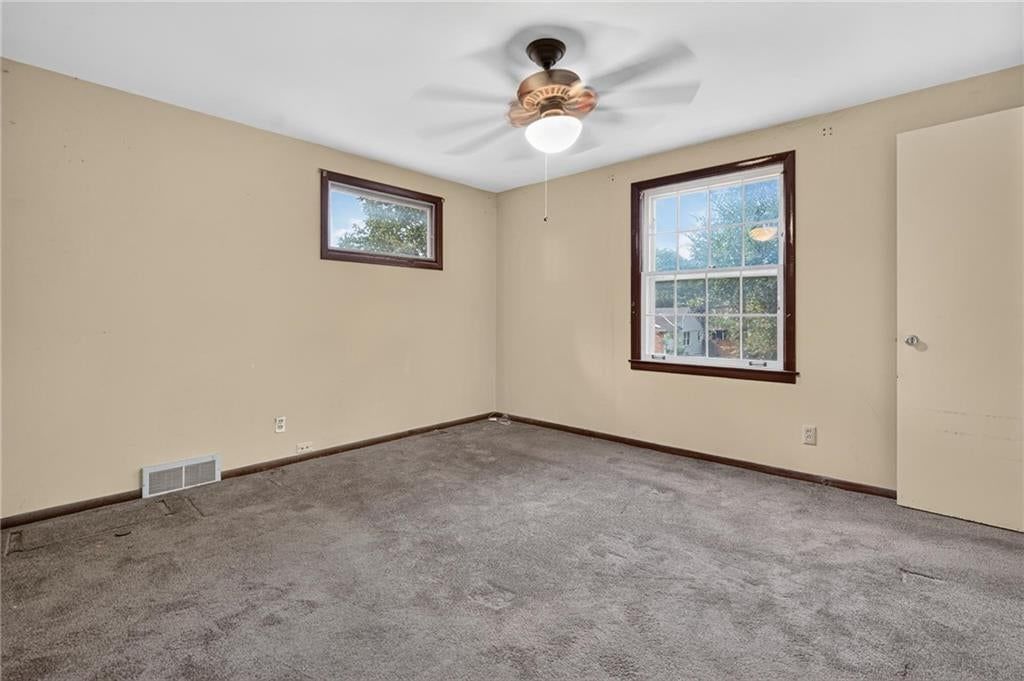 Photo 19 of 41 - 5701 W 97th Terrace, Overland Park, KS 66207