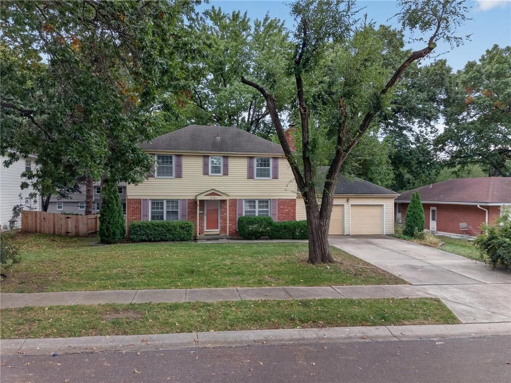 Photo 2 of 41 - 5701 W 97th Terrace, Overland Park, KS 66207
