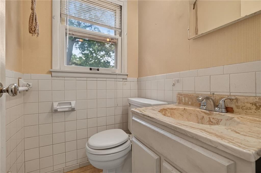 Photo 34 of 41 - 5701 W 97th Terrace, Overland Park, KS 66207