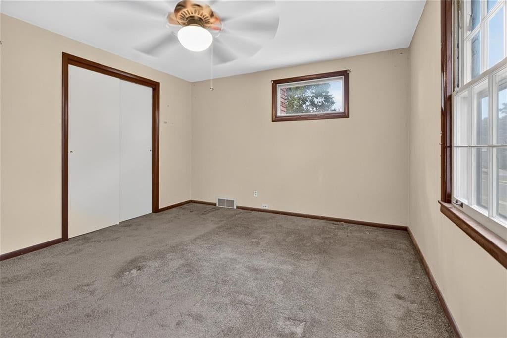 Photo 21 of 41 - 5701 W 97th Terrace, Overland Park, KS 66207
