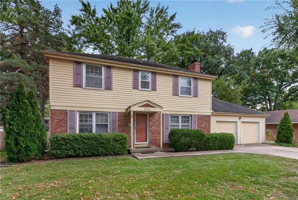 Photo 37 of 41 - 5701 W 97th Terrace, Overland Park, KS 66207