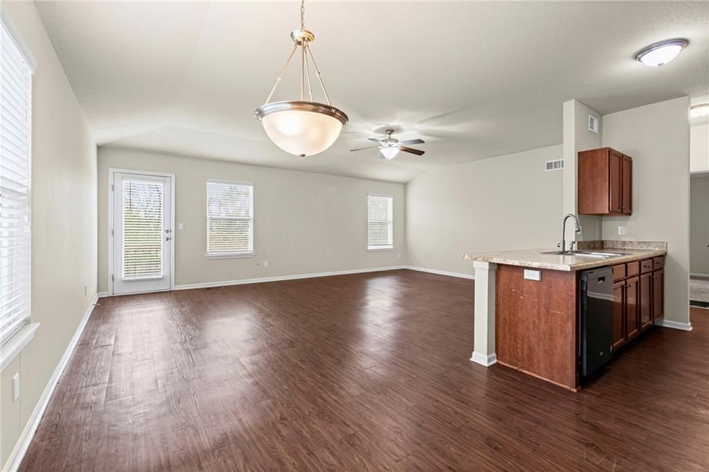 Photo 8 of 31 - 31863 W 172nd Street, Gardner, KS 66030