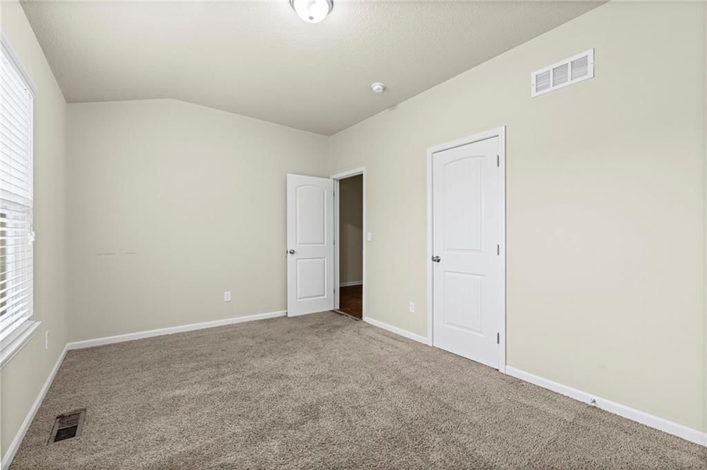 Photo 18 of 31 - 31863 W 172nd Street, Gardner, KS 66030