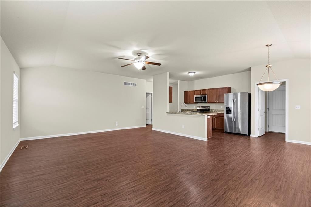 Photo 6 of 31 - 31863 W 172nd Street, Gardner, KS 66030