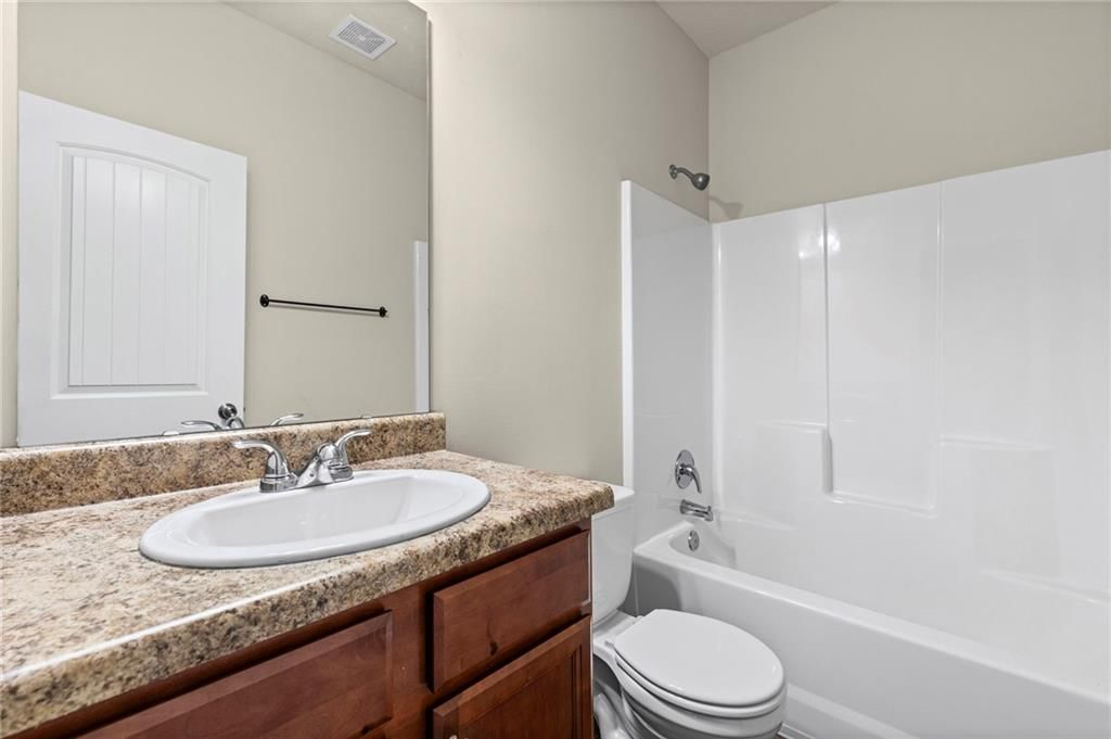 Photo 21 of 31 - 31863 W 172nd Street, Gardner, KS 66030