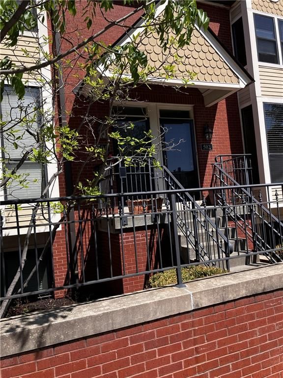 504 W 10th Street, Kansas City, MO: listing photo 2