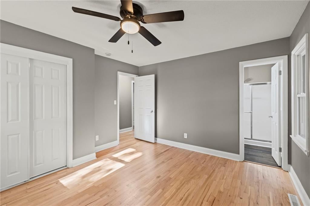 Photo 23 of 40 - 11911 Fremont Avenue, Grandview, MO 64030