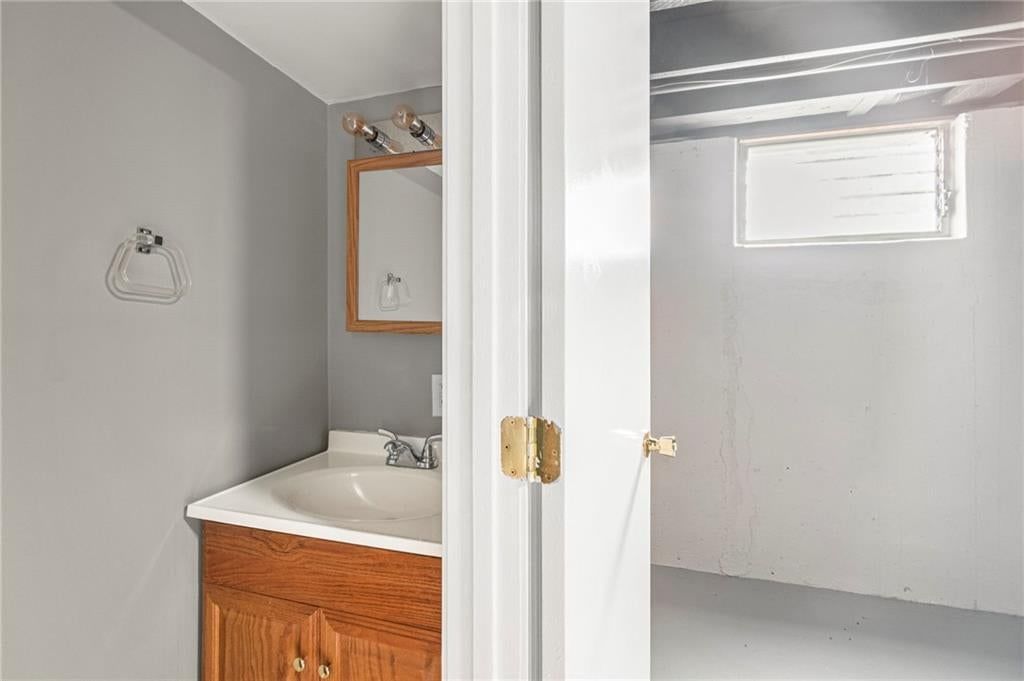 Photo 29 of 40 - 11911 Fremont Avenue, Grandview, MO 64030