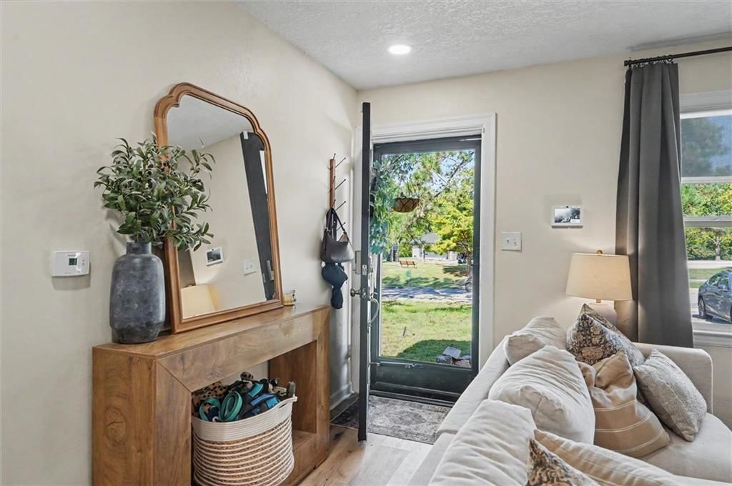 Photo 7 of 37 - 8429 W 54th Terrace, Merriam, KS 66202