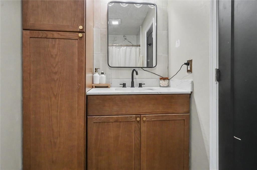 Photo 21 of 37 - 8429 W 54th Terrace, Merriam, KS 66202