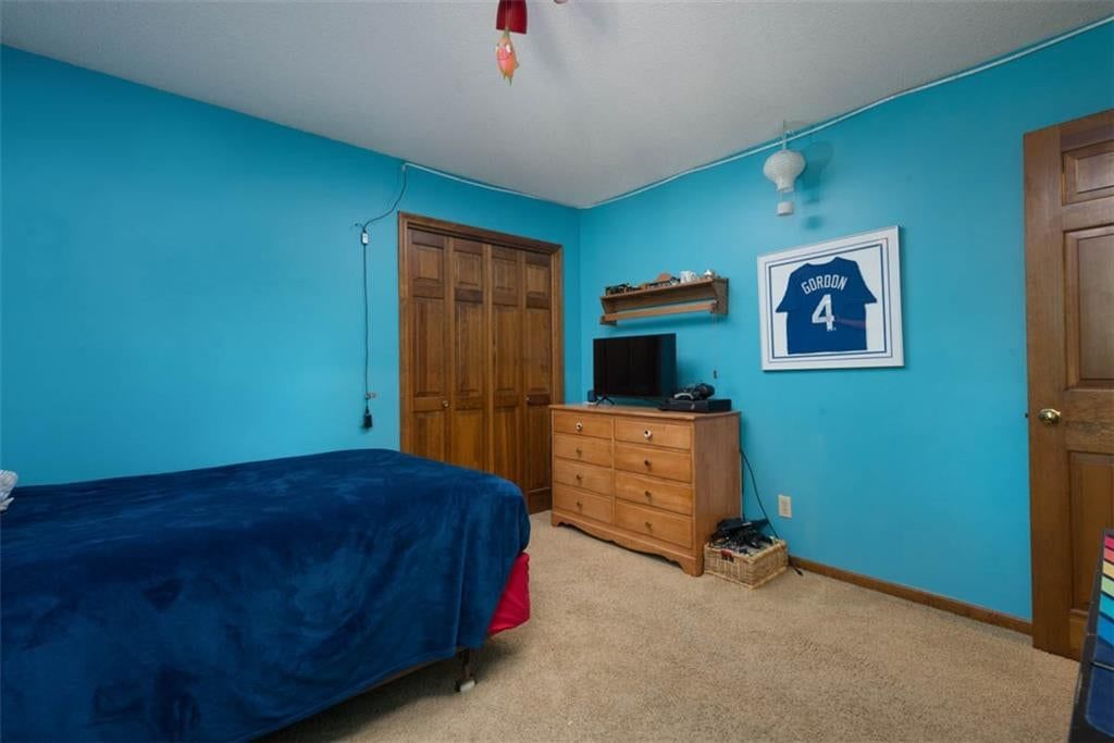 Photo 33 of 51 - 719 White Oak Lane, Gladstone, MO 64116