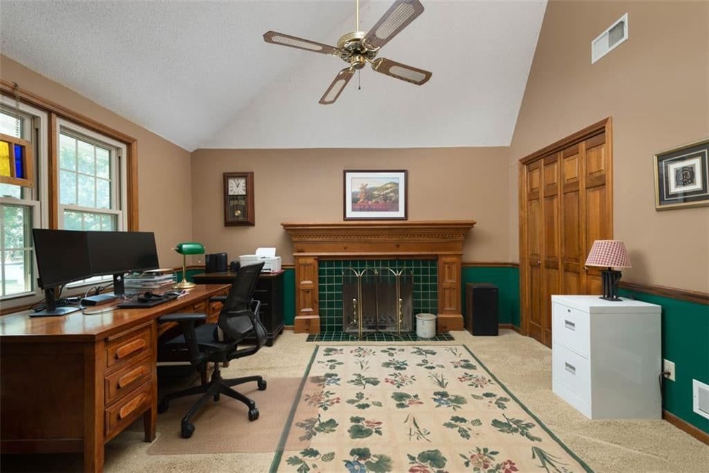 Photo 27 of 51 - 719 White Oak Lane, Gladstone, MO 64116