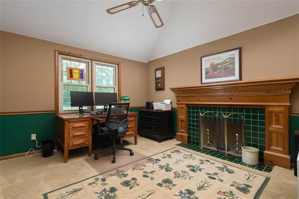 Photo 28 of 51 - 719 White Oak Lane, Gladstone, MO 64116