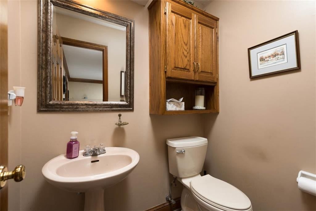Photo 20 of 51 - 719 White Oak Lane, Gladstone, MO 64116