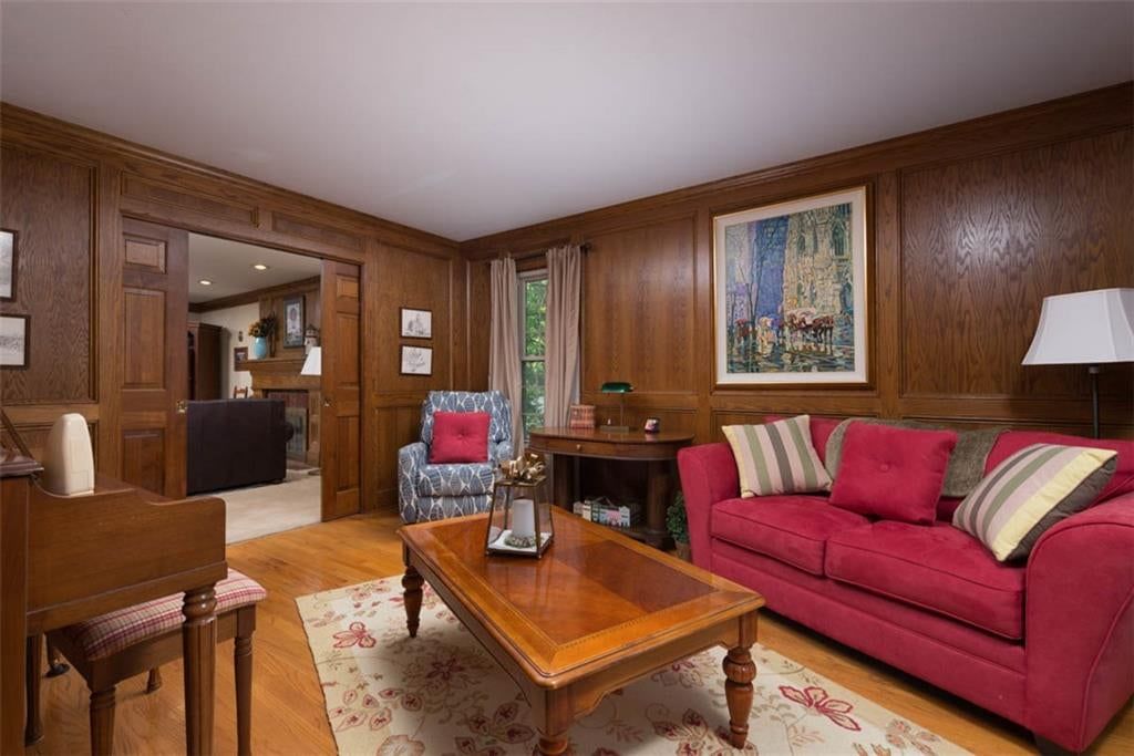 Photo 19 of 51 - 719 White Oak Lane, Gladstone, MO 64116