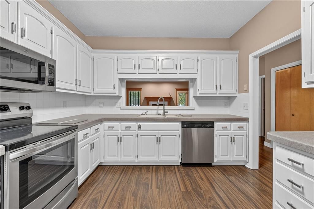Photo 15 of 36 - 2715 NE 74th Street, Kansas City, MO 64119