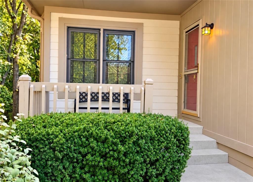 2715 NE 74th Street, Kansas City, MO: listing photo 2
