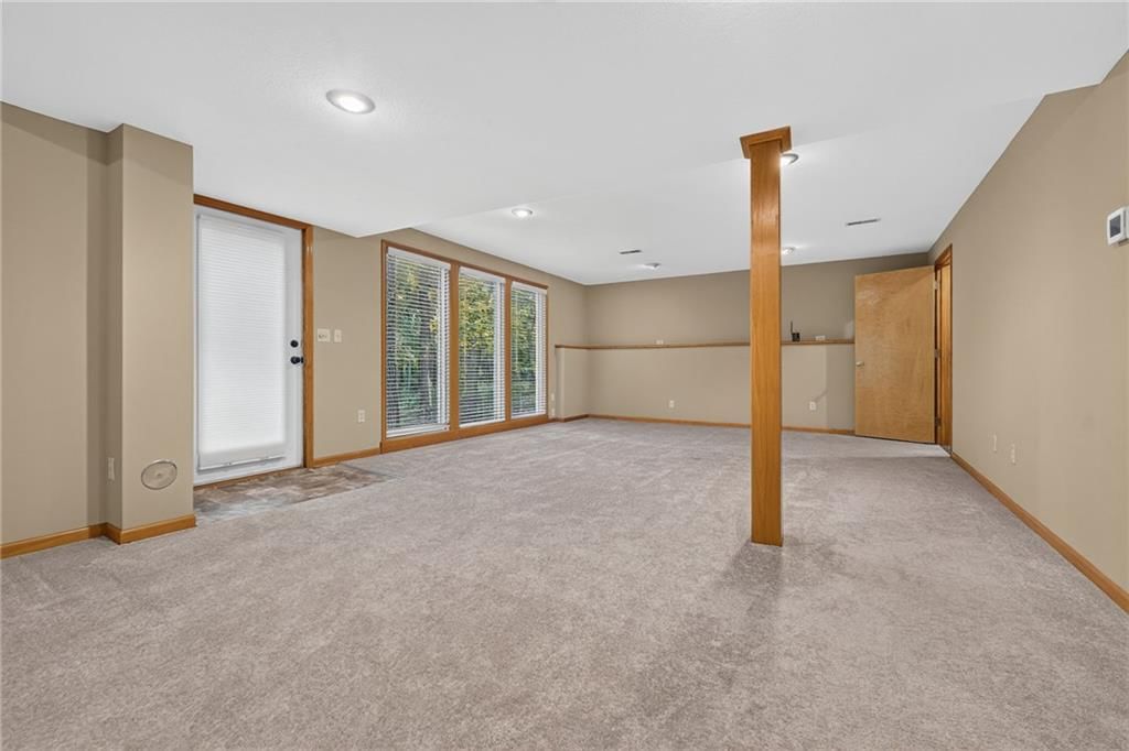 Photo 29 of 36 - 2715 NE 74th Street, Kansas City, MO 64119