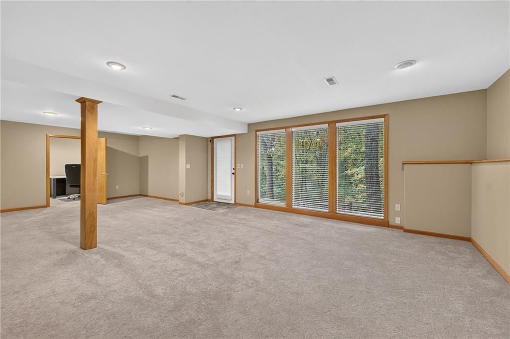 Photo 28 of 36 - 2715 NE 74th Street, Kansas City, MO 64119