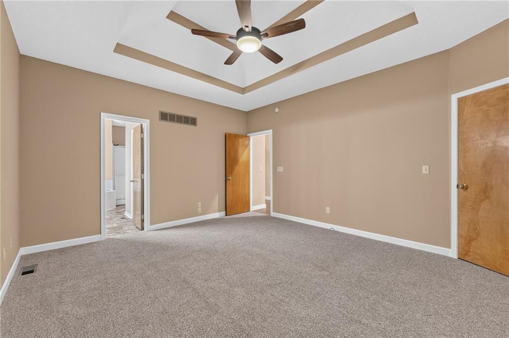 Photo 24 of 36 - 2715 NE 74th Street, Kansas City, MO 64119
