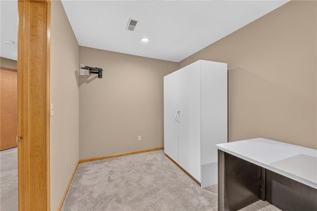 Photo 32 of 36 - 2715 NE 74th Street, Kansas City, MO 64119