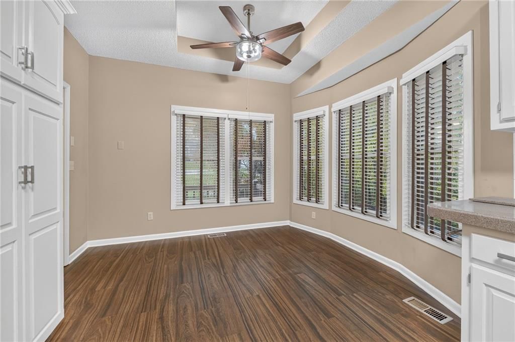 Photo 18 of 36 - 2715 NE 74th Street, Kansas City, MO 64119