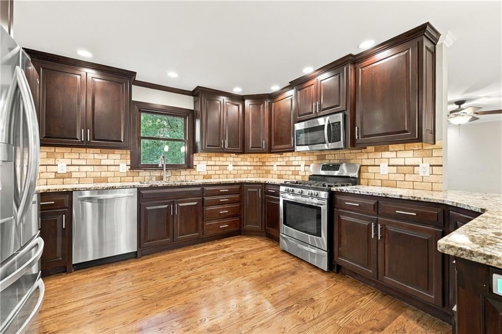 1703 NE 77 Street, Gladstone, MO: listing photo 2