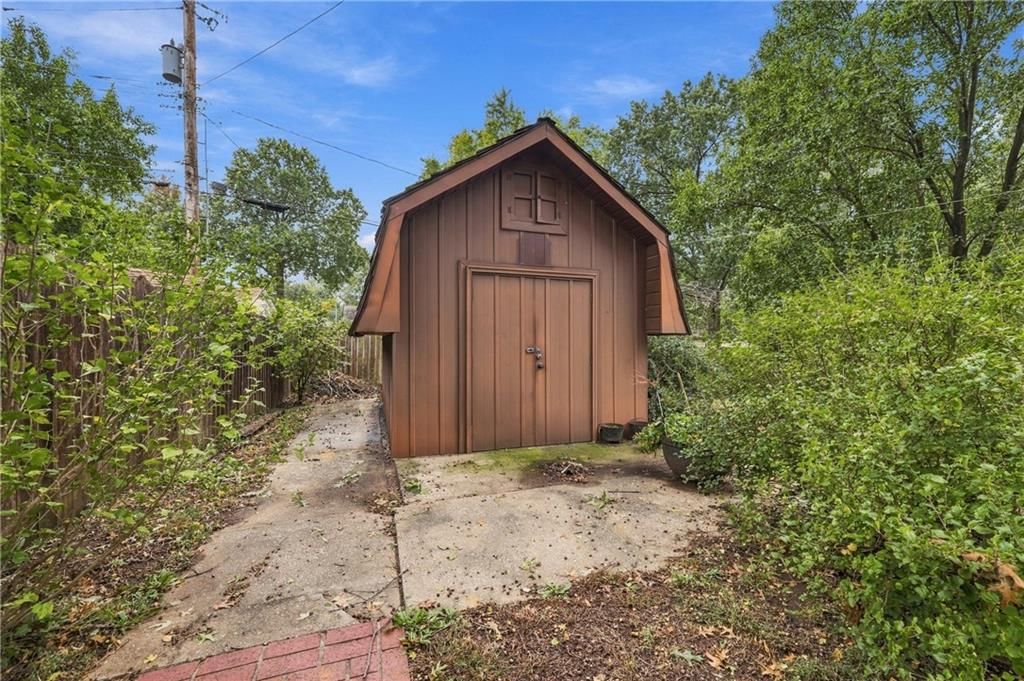 Photo 32 of 32 - 1703 NE 77 Street, Gladstone, MO 64118