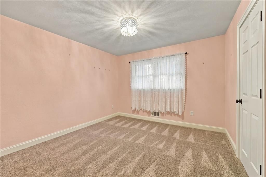 Photo 19 of 32 - 1703 NE 77 Street, Gladstone, MO 64118