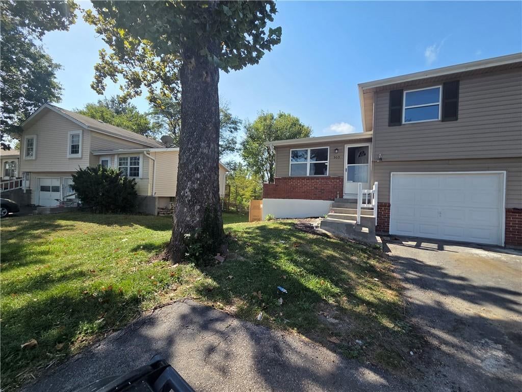 909 N JAN MAR Street, Olathe, KS