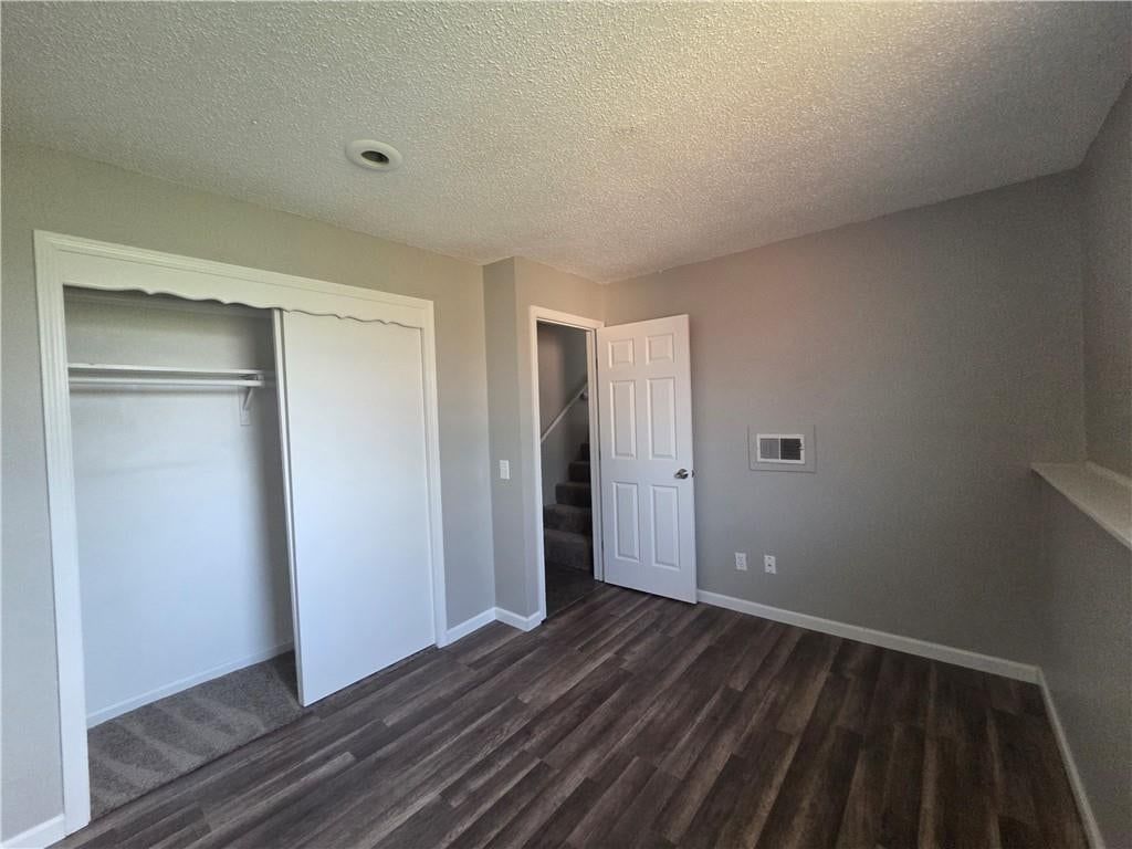 Photo 7 of 13 - 909 N JAN MAR Street, Olathe, KS 66061